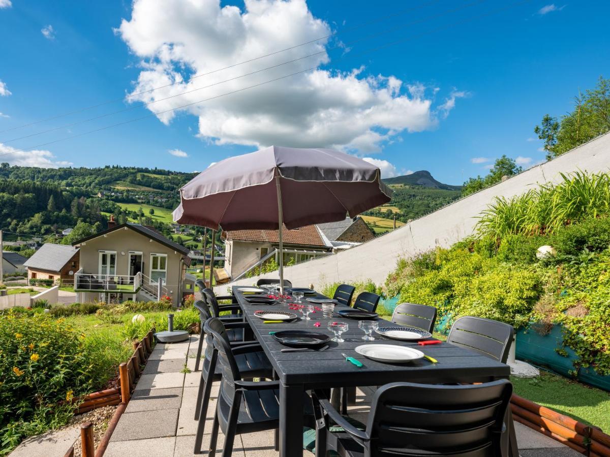Stunning 4-Bed House In La Bourboule Villa Exterior foto