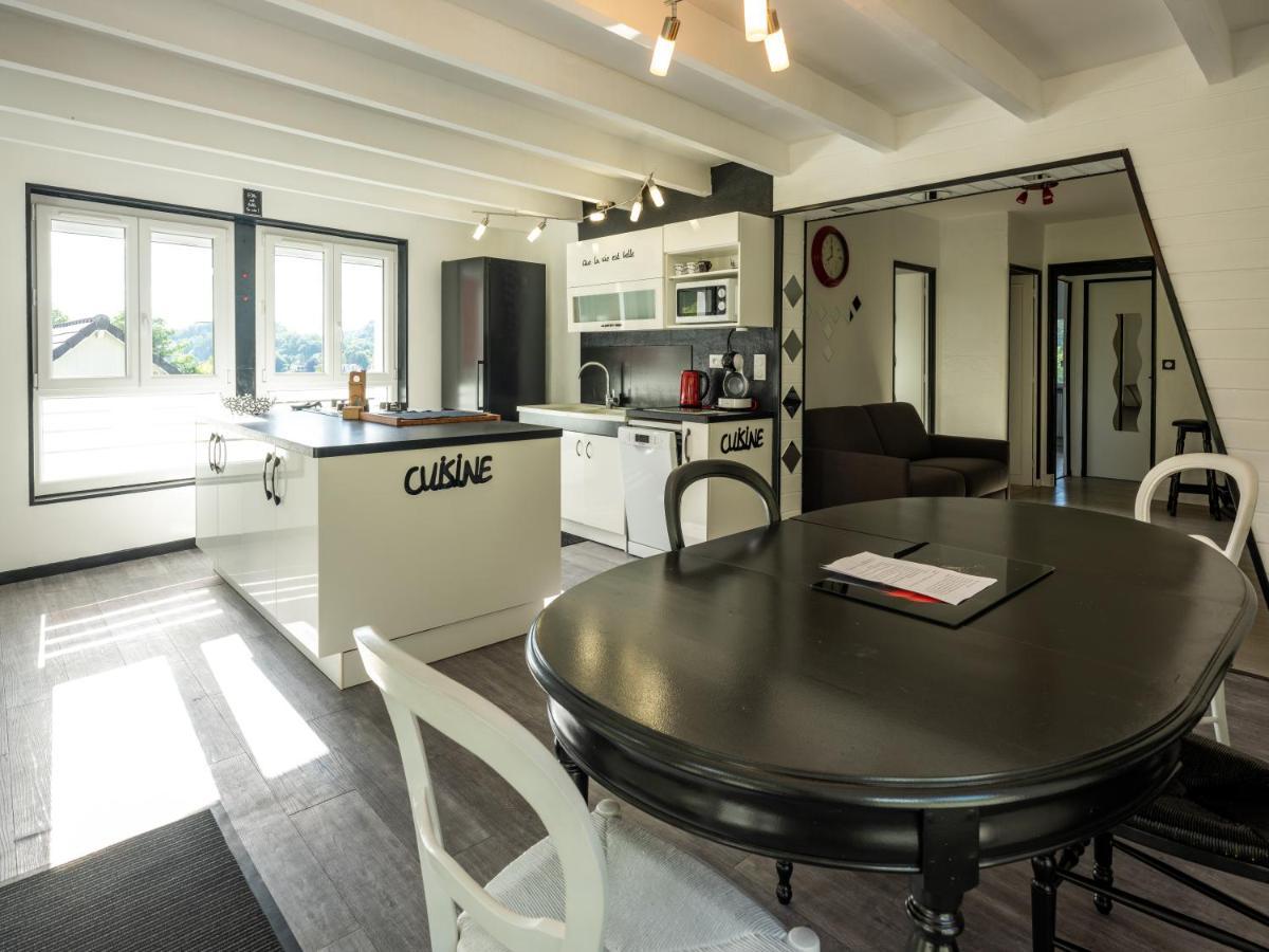 Stunning 4-Bed House In La Bourboule Villa Exterior foto